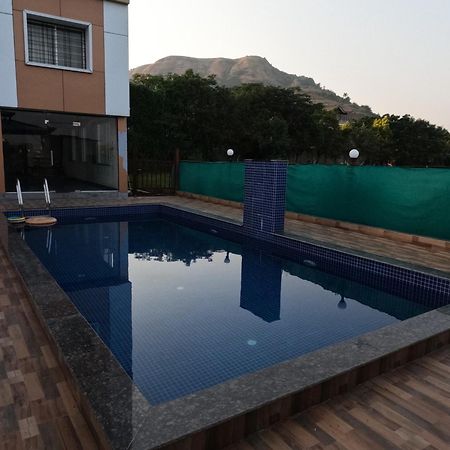 Hotel Sandesh Palace Lonavala Kültér fotó