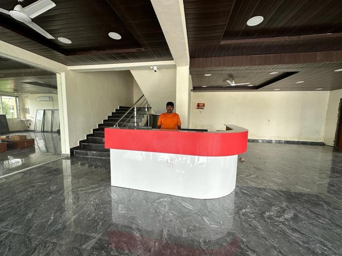 Hotel Sandesh Palace Lonavala Kültér fotó