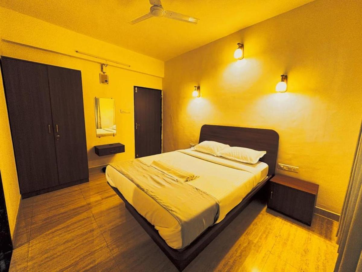 Hotel Sandesh Palace Lonavala Kültér fotó