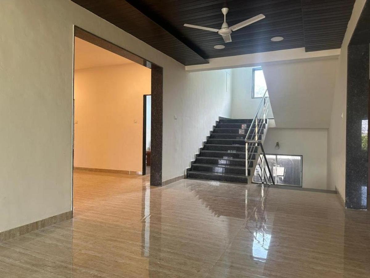 Hotel Sandesh Palace Lonavala Kültér fotó